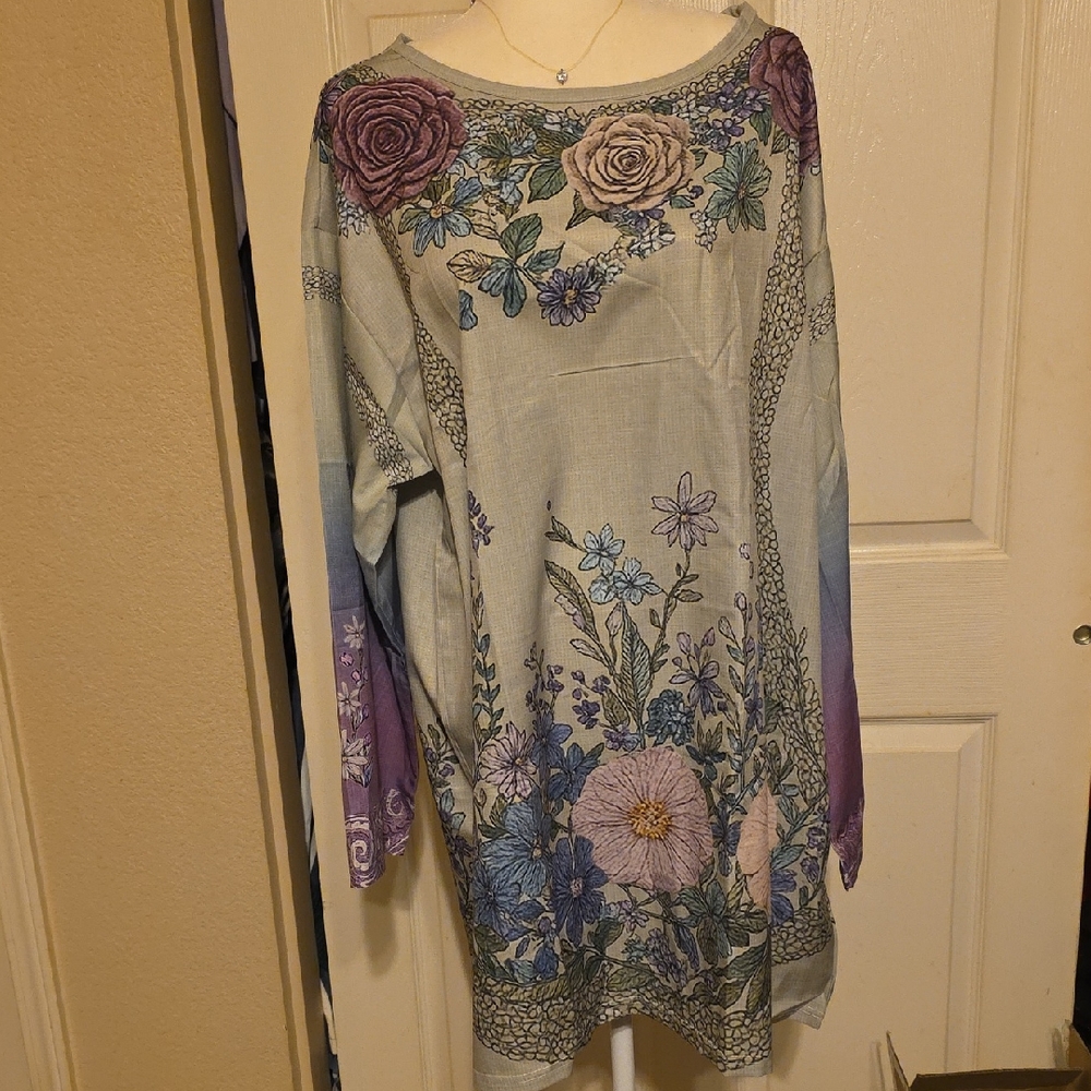 Floral Long Sleeve Tunic NEW . XXL